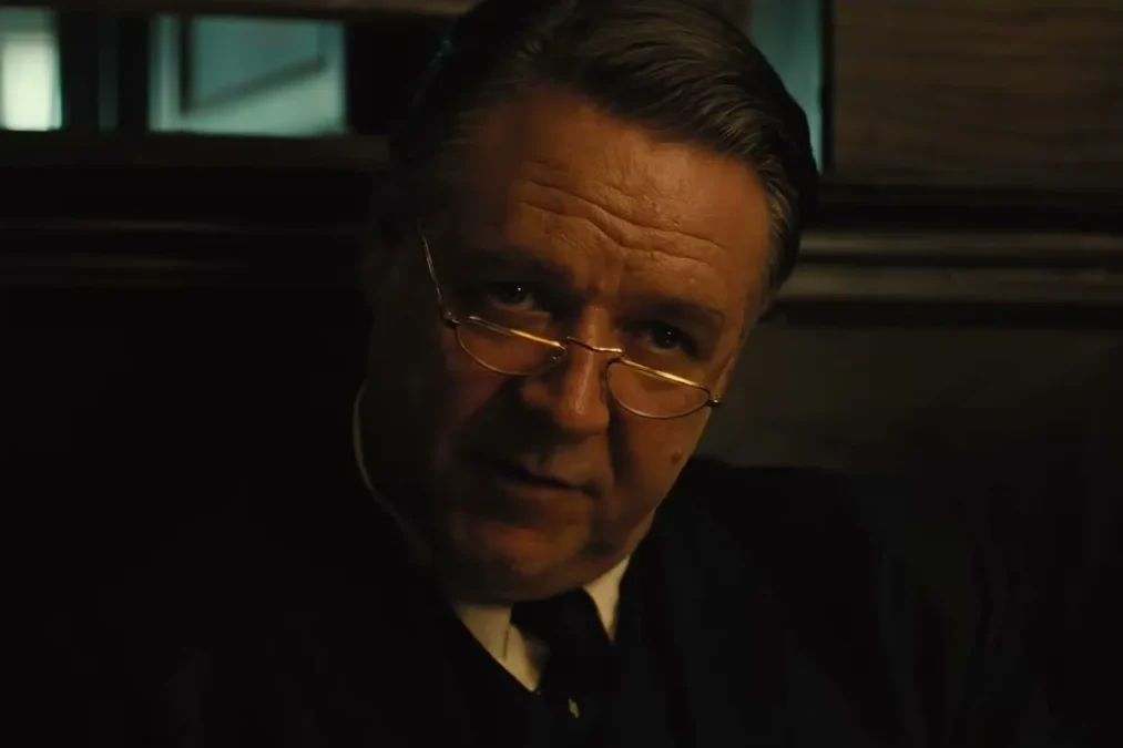 Russell Crowe as Harvard psychologist Henry Murray, in wire-rimmed glasses, in the Unabomber trailer