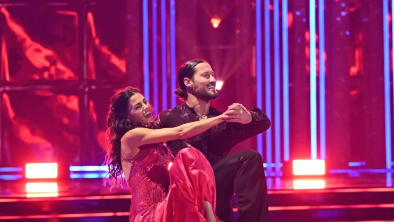 Jenna Dewan smiles while dancing with pro partner Val Chmerkovskiy on Dancing With the Stars season 35